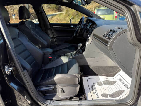 2017 Volkswagen Golf R 4Motion