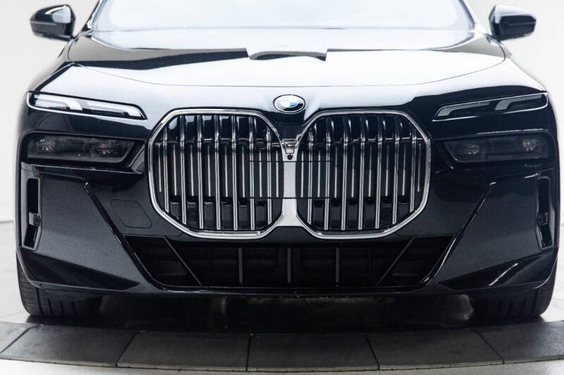 2023 BMW 7 Series 740i