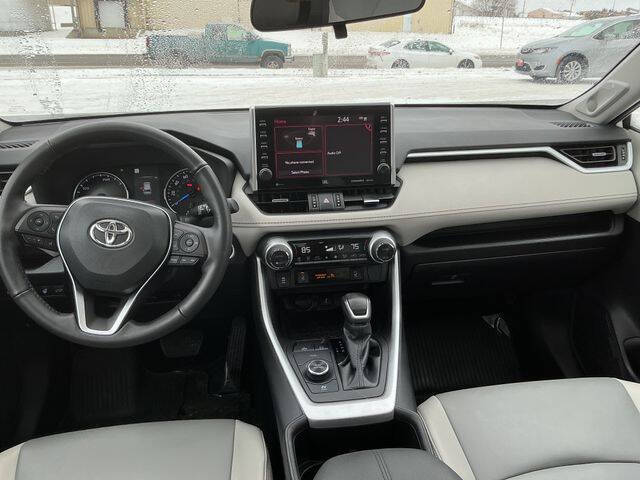 2022 Toyota RAV4 Hybrid XLE Premium