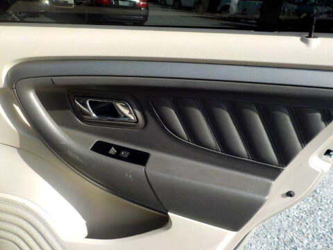 2011 Ford Taurus SEL