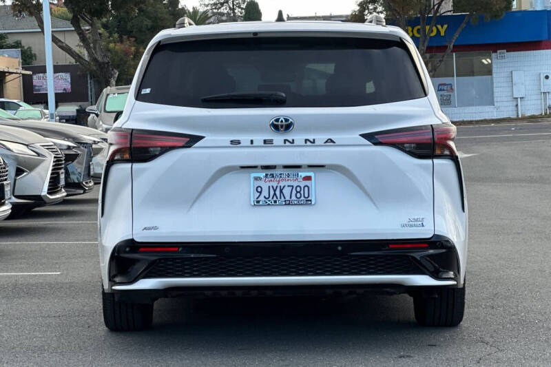 2024 Toyota Sienna XSE 7-Passenger
