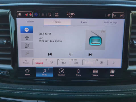 2023 Chrysler Pacifica Plug-In Hybrid Touring L