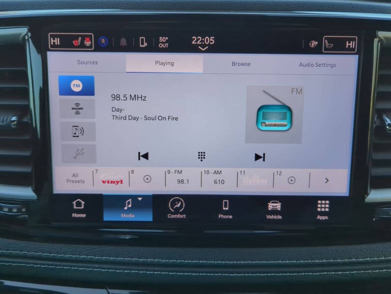 2023 Chrysler Pacifica Plug-In Hybrid Touring L