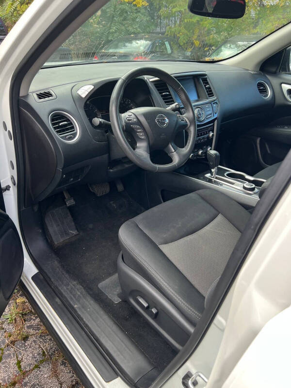 2017 Nissan Pathfinder SL