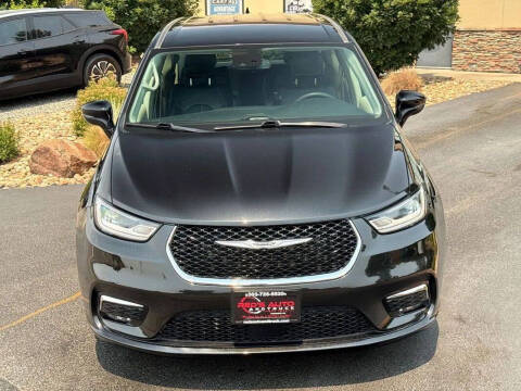 2024 Chrysler Pacifica Plug-In Hybrid Select