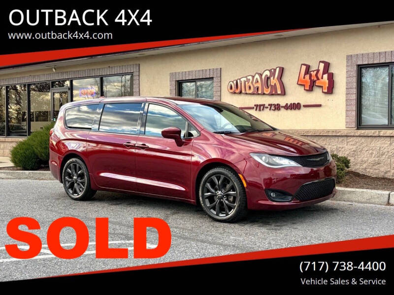 2018 Chrysler Pacifica Touring Plus's photo