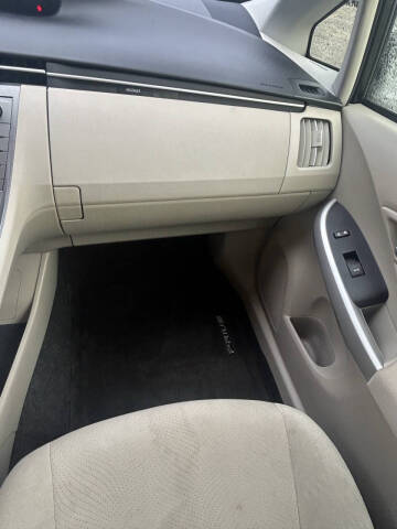 2013 Toyota Prius Two