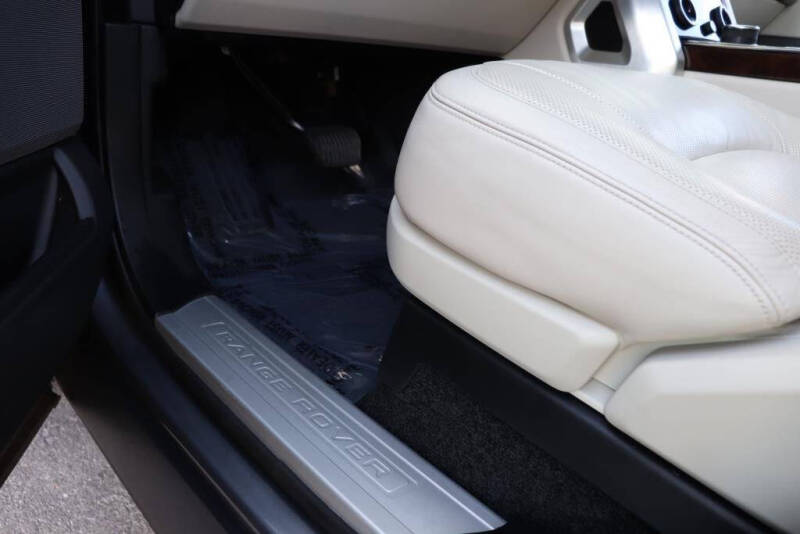 2020 Land Rover Range Rover P525 HSE