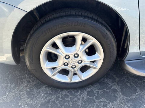 2005 Toyota Sienna XLE 7 Passenger