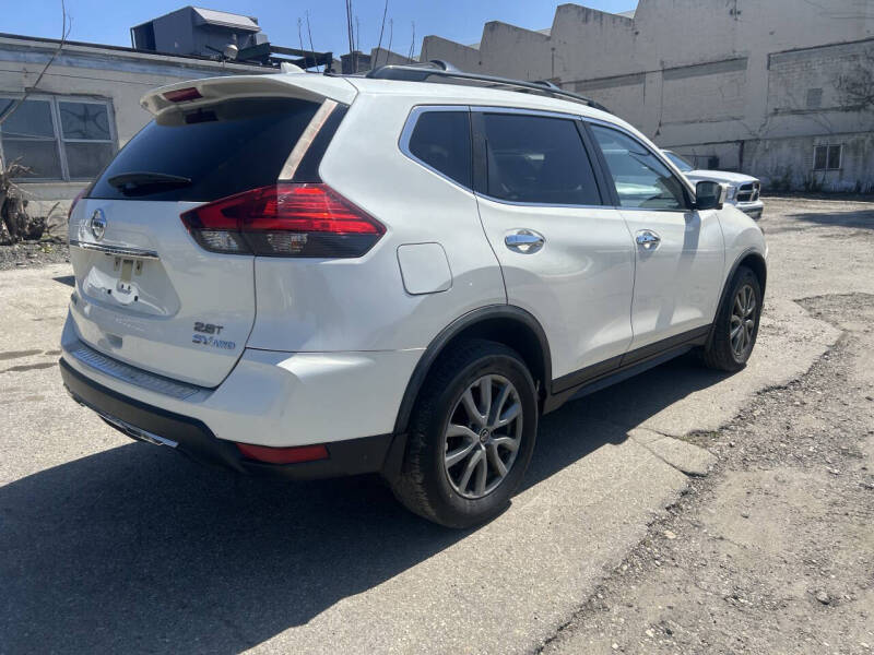 2017 Nissan Rogue SV