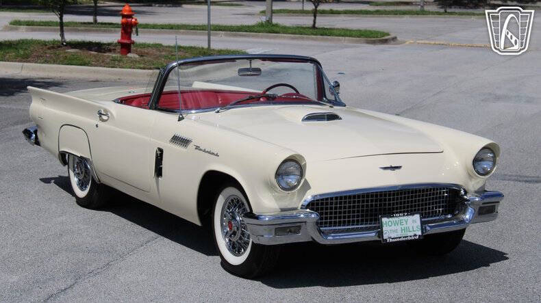 1957 Ford Thunderbird