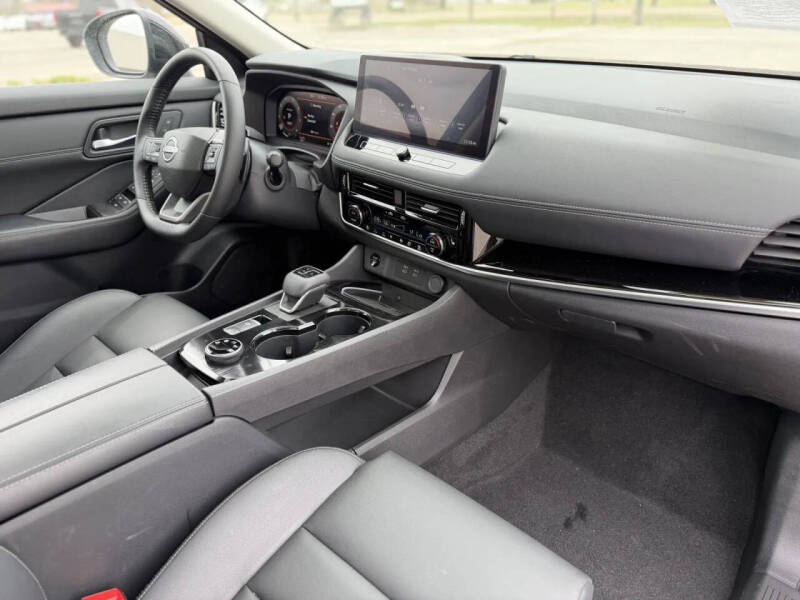 2025 Nissan Rogue SL
