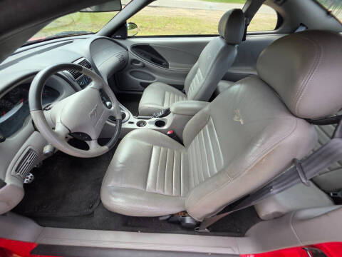 2004 Ford Mustang GT Deluxe