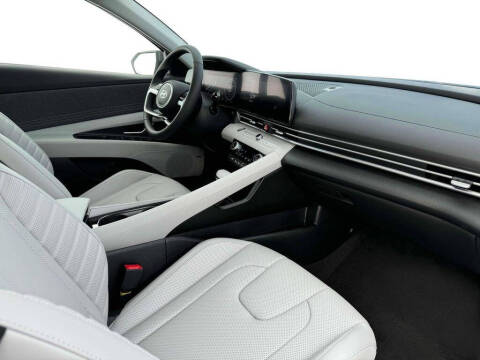 2025 Hyundai Elantra Hybrid Limited