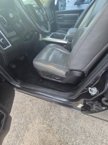 2016 RAM 1500 SLT