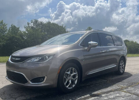 2017 Chrysler Pacifica for sale at Crawley Motor Co in Parsons TN