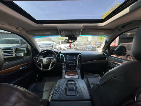 2018 Cadillac Escalade Luxury