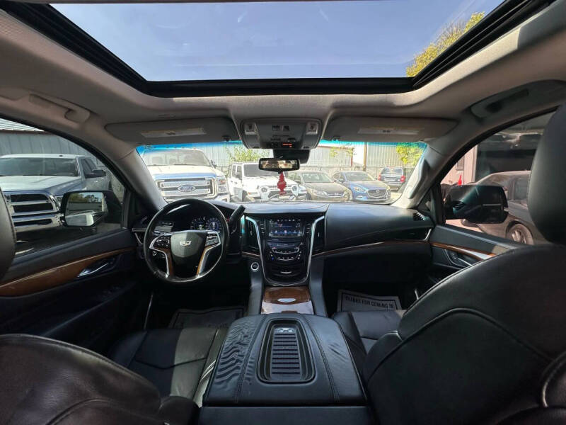 2018 Cadillac Escalade Luxury