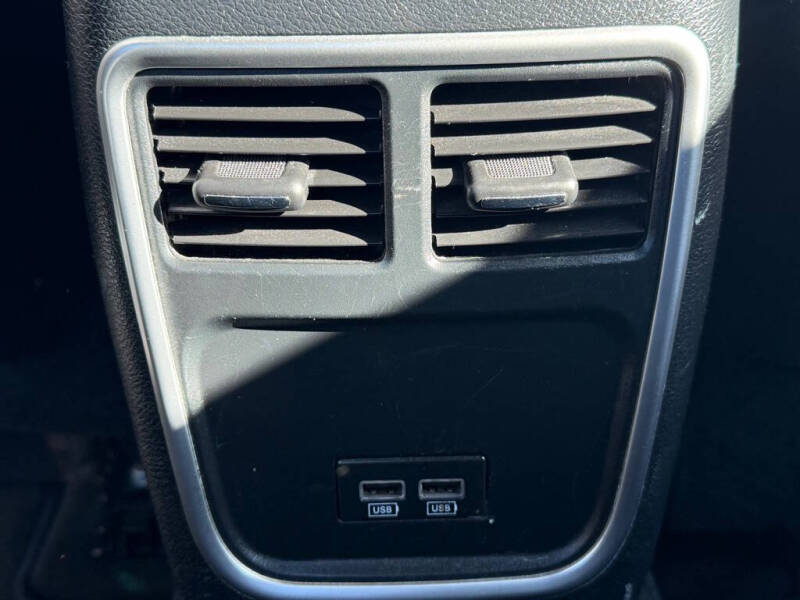 2015 Dodge Charger SE