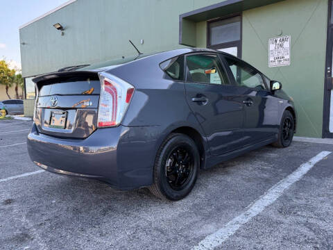 2014 Toyota Prius Five