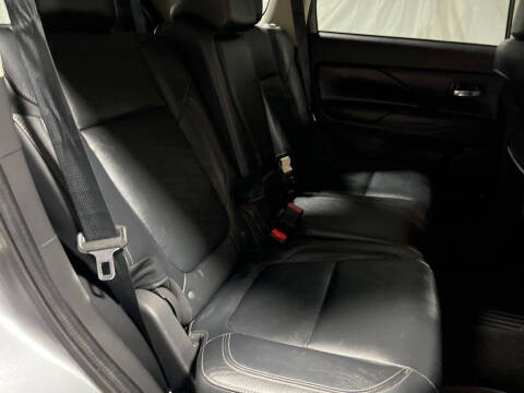 2020 Mitsubishi Outlander SE