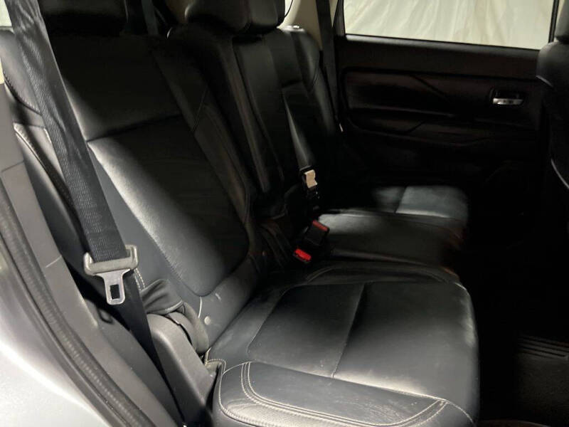 2020 Mitsubishi Outlander SE