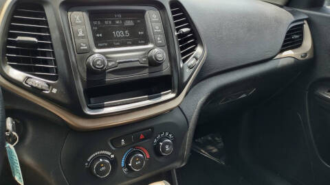 2017 Jeep Cherokee Sport