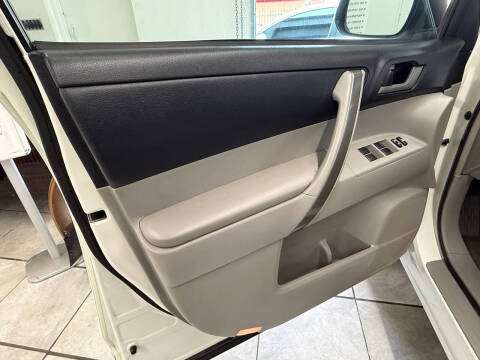 2010 Toyota Highlander SE