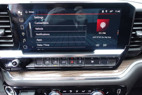 2025 GMC Sierra 1500 Elevation Standard