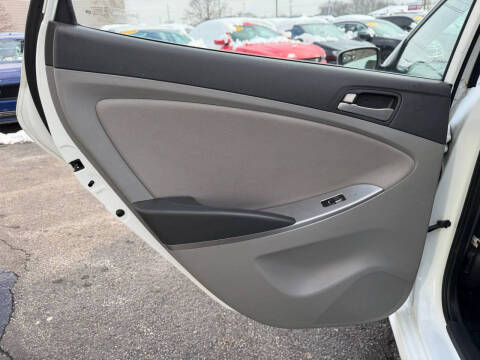 2016 Hyundai Accent SE