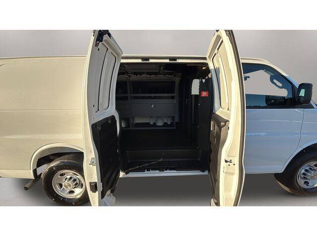 2025 Chevrolet Express 2500