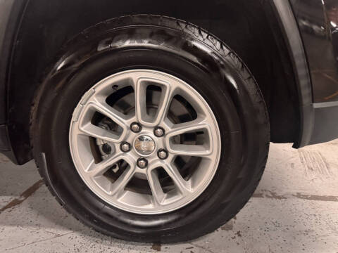 2019 Jeep Grand Cherokee Laredo