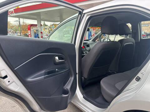 2014 Kia Rio 5-Door LX