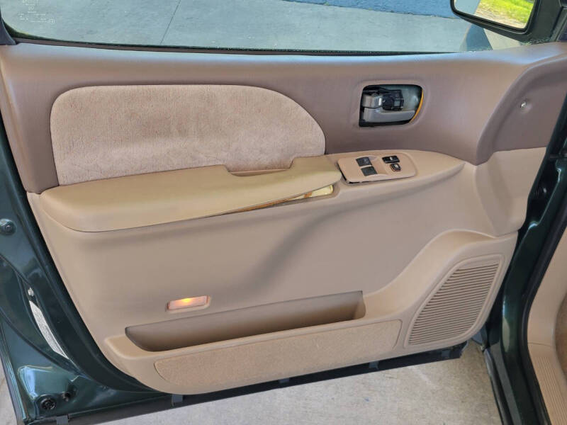 2000 Toyota Sienna LE