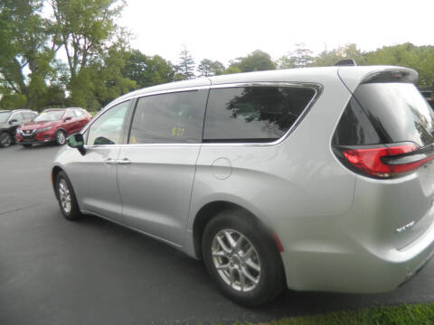 2024 Chrysler Pacifica Touring L