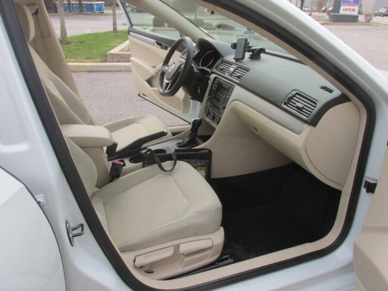 2017 Volkswagen Passat 1.8T S