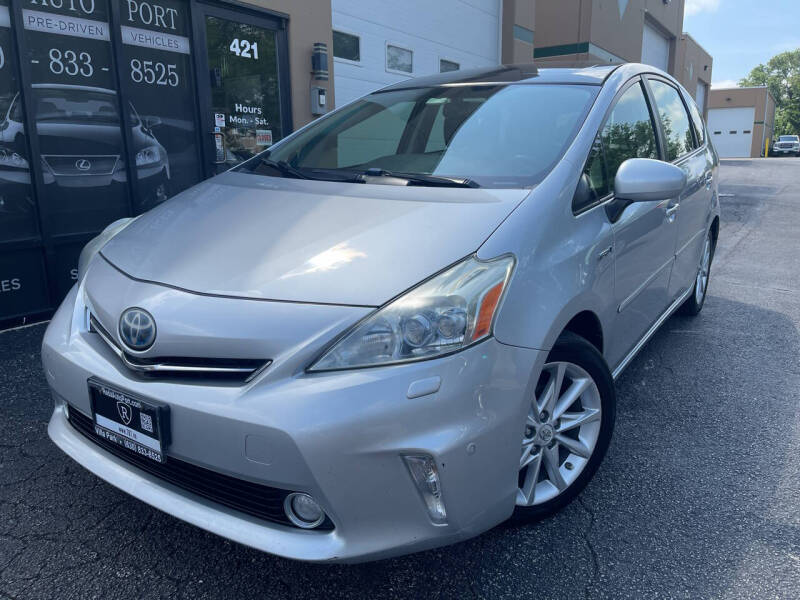 2013 Toyota Prius v Five