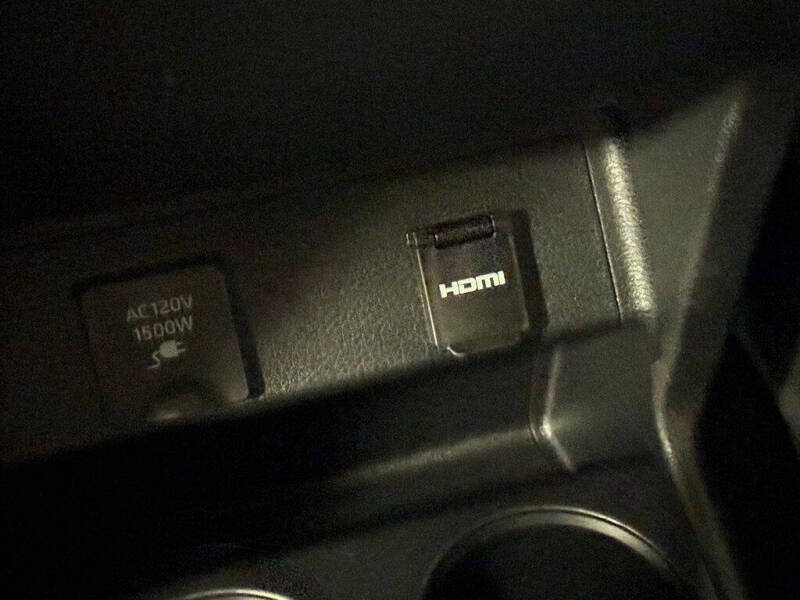 2023 Toyota Sienna Platinum 7-Passenger