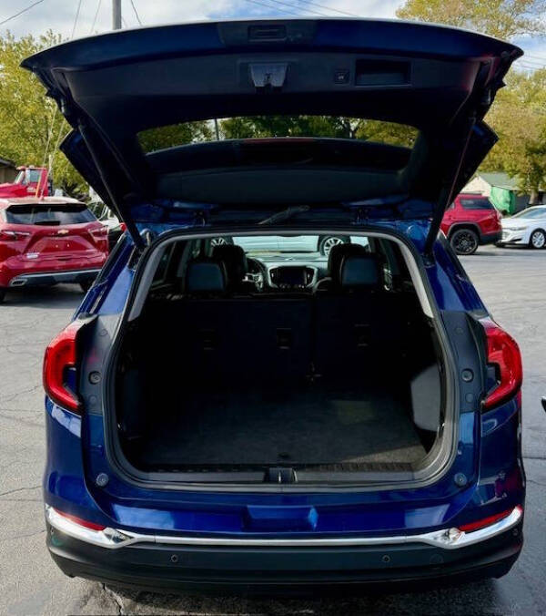 2023 GMC Terrain SLT