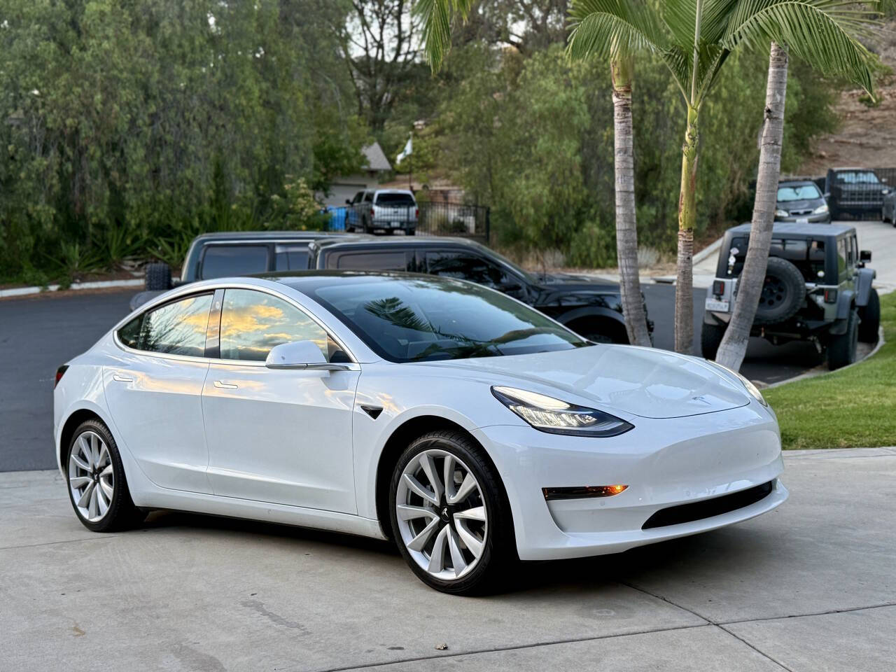 White 2020 Tesla Model 3 Standard Range Plus Standard Range Plus 4dr Sedan 2