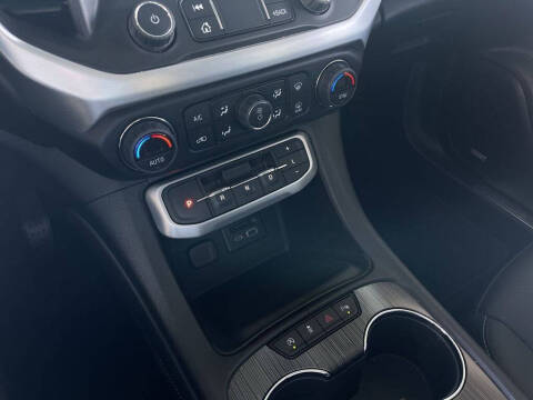 2020 GMC Acadia SLT