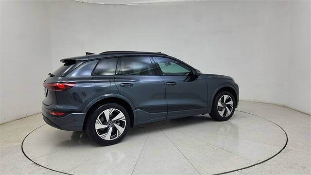 2025 Audi Q6 e-tron quattro Premium Plus