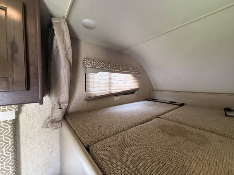2017 Thor Motor Coach Freedom Elite
