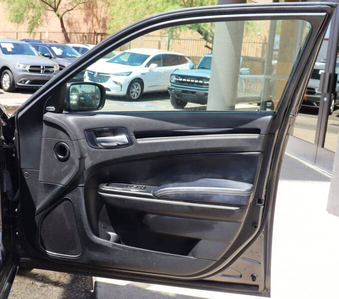 2022 Chrysler 300 S V6