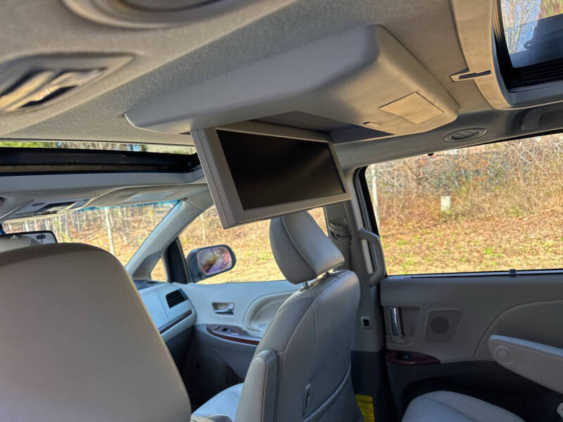 2013 Toyota Sienna Limited 7-Passenger
