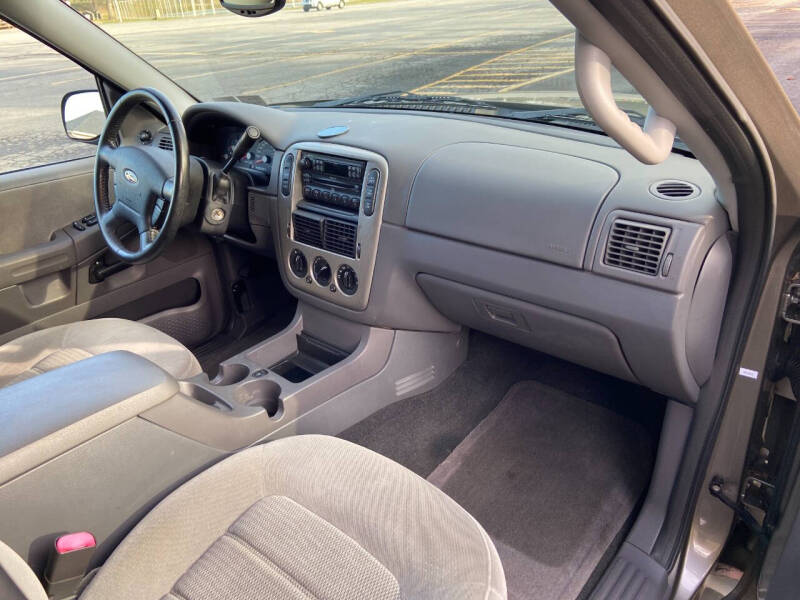 2005 Ford Explorer XLT