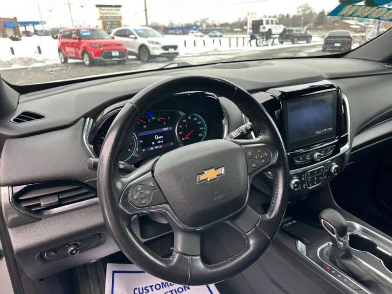 2022 Chevrolet Traverse LT Cloth
