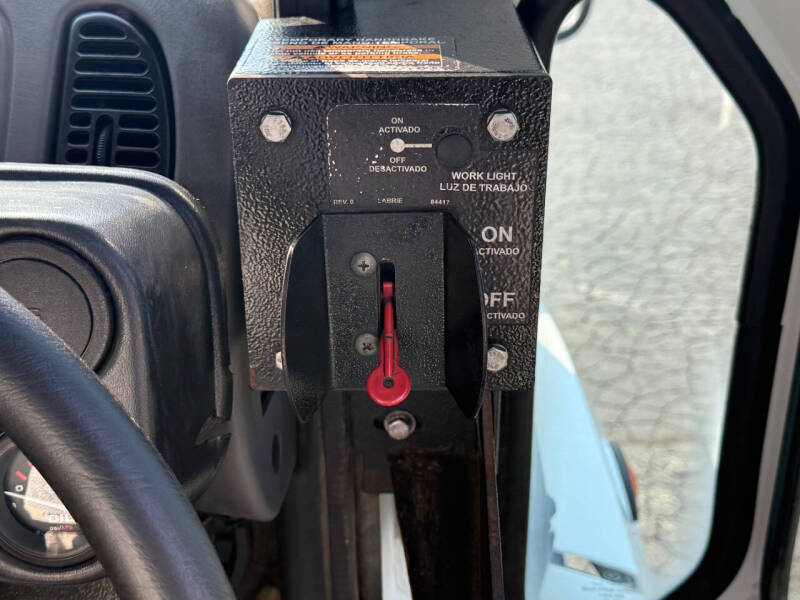 2014 Freightliner 108 SD