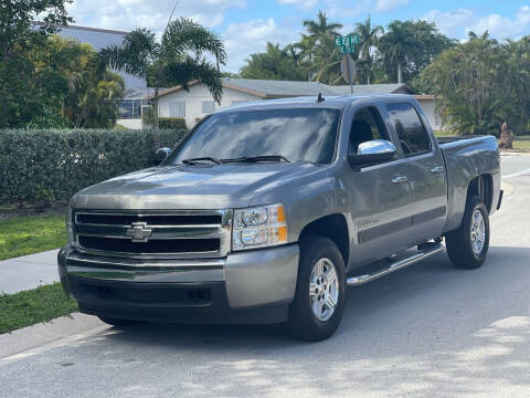 2007 Chevrolet Silverado 1500 for sale at L G AUTO SALES in Boynton Beach FL