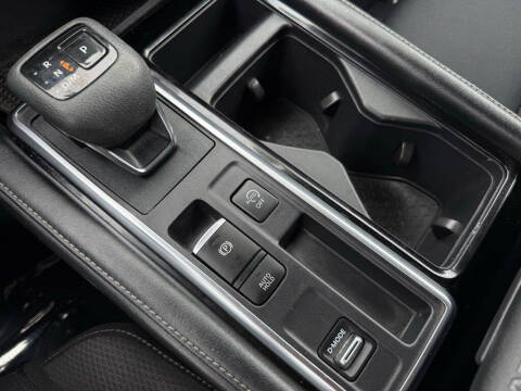 2023 Nissan Pathfinder SV